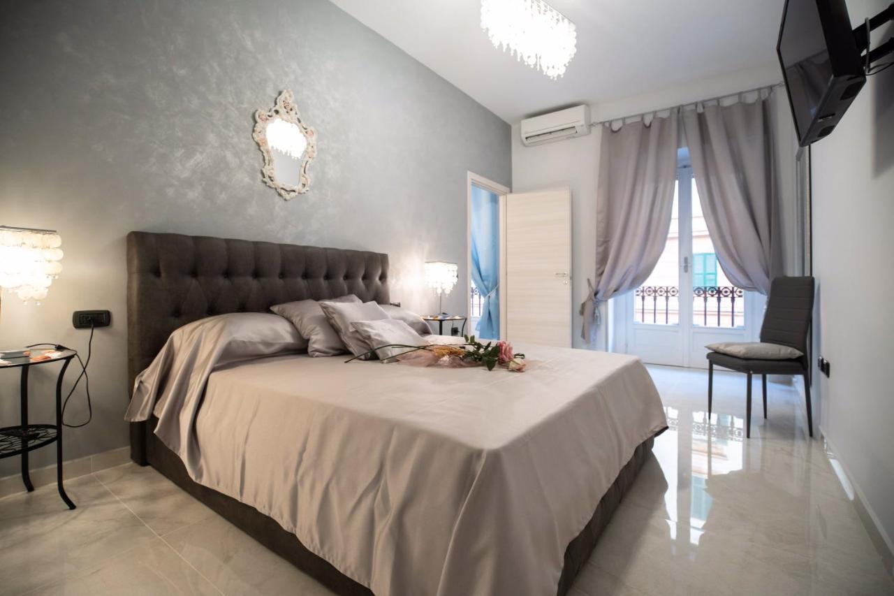 New In!Amalie At Santa Lucia Apartment เนเปิลส์ ภายนอก รูปภาพ